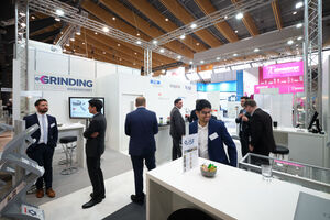 Die GrindingHub 2024 ist in vollem Gang. Vier Tage lang dreht sich in den Stuttgarter Messehallen alles rund um Schleiftechnik – Maschinen, Werkzeuge, Verfahren und die neuesten Technik-Trends in diesem Bereich.