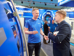 Gegen den Fachkräftemangel: Eine Antwort ist die Automatisierung bestehender Fertigungsprozesse und die Einrichtung eines mannlosen Betriebes wie beispielsweise am Stand der Nagel GmbH aus Nürtingen zu erleben.