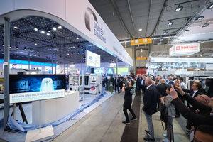 Auch dieses Jahr dürfen die Besucherinnen und Besucher sich über zahlreiche Neuheiten der Aussteller freuen wie beispielsweise die in bestehende Anlagenlayouts integrierbare Automatisierungslösung der Walter Maschinenbau GmbH