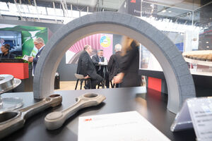 Die GrindingHub 2024 ist in vollem Gang. Vier Tage lang dreht sich in den Stuttgarter Messehallen alles rund um Schleiftechnik – Maschinen, Werkzeuge, Verfahren und die neuesten Technik-Trends in diesem Bereich.