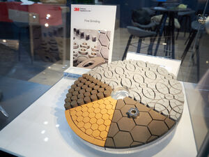 Das US-Unternehmen 3M präsentiert auf der GrindingHub neue Hochleistungs-Schleifmittel, darunter unter anderem additiv hergestellte keramische CBN-Schleifwerkzeuge.