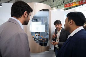 Die GrindingHub 2024 ist in vollem Gang. Vier Tage lang dreht sich in den Stuttgarter Messehallen alles rund um Schleiftechnik – Maschinen, Werkzeuge, Verfahren und die neuesten Technik-Trends in diesem Bereich.