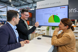 Die Vollmer Werke bringen mit Vollmer.GPT einen spannenden Ansatz in die Werkzeugfertigung. Maschinendaten, Auslastung, Störungen und Produktionskennzahlen werden über künstliche Intelligenz zeiteffizient nutzbar gemacht.