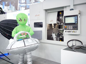 „Erstmals mit dabei: Das neue Maskottchen Huby der aufsehenerregenden Besucherwerbekampagne rund um UGO (Unknown Grinding Objects).“